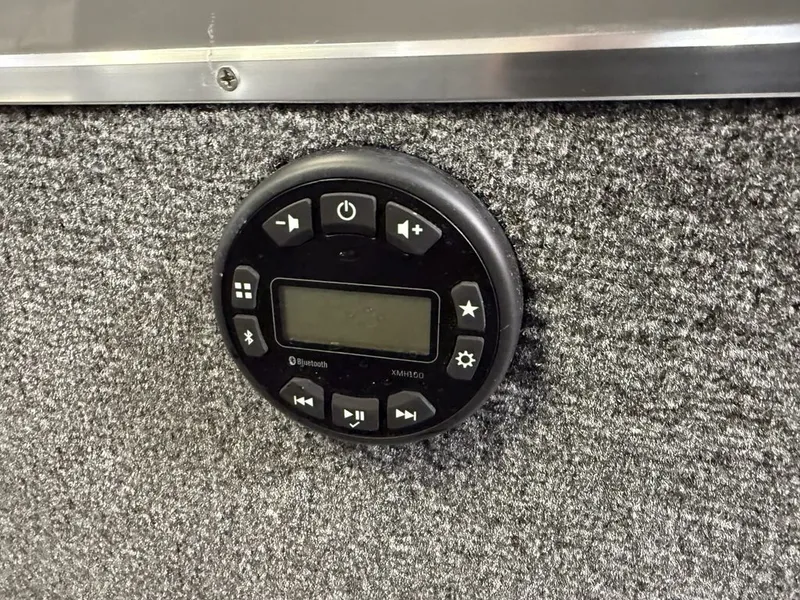 Slide: The Image of MirroCraft 90HP Holiday 168 2025 - 23