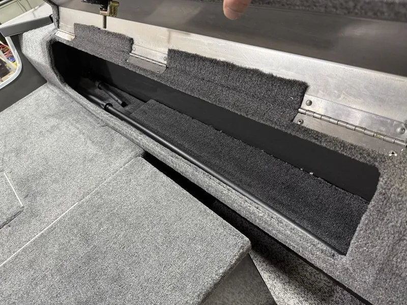 Slide: The Image of MirroCraft 90HP Holiday 168 2025 - 30