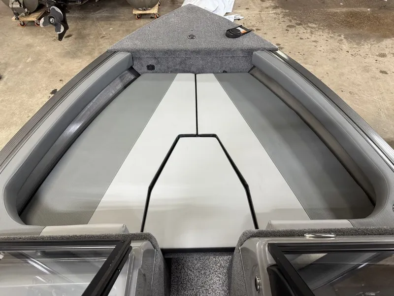 Slide: The Image of MirroCraft 90HP Holiday 168 2025 - 7