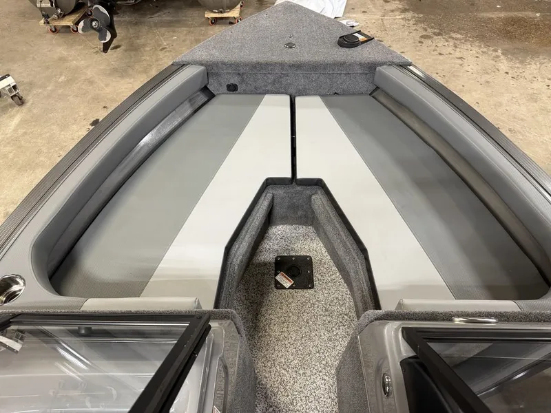 Slide: The Image of MirroCraft 90HP Holiday 168 2025 - 8