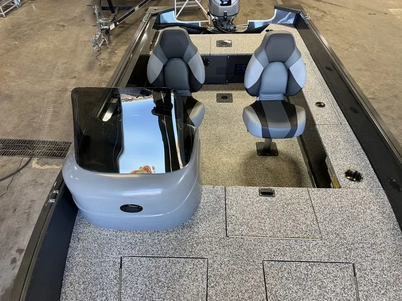 Slide: The Image of MirroCraft 60HP F167 Side Console 2025 - 14