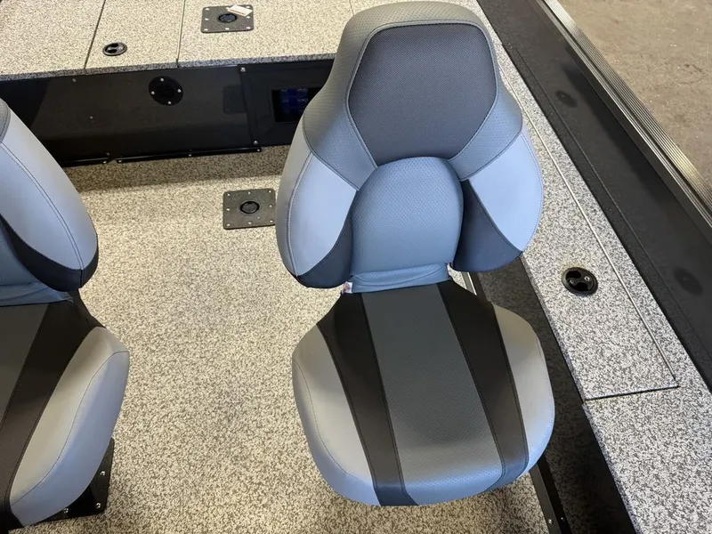 Slide: The Image of MirroCraft 60HP F167 Side Console 2025 - 17