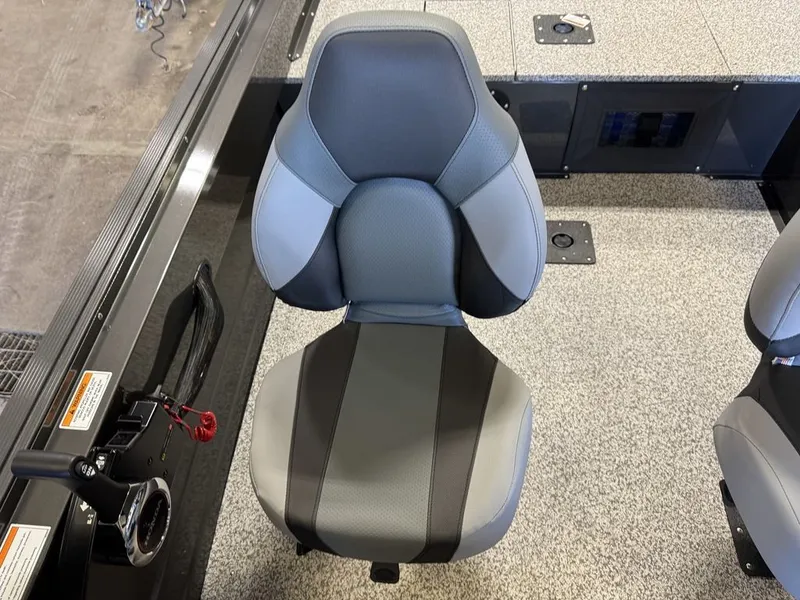 Slide: The Image of MirroCraft 60HP F167 Side Console 2025 - 18