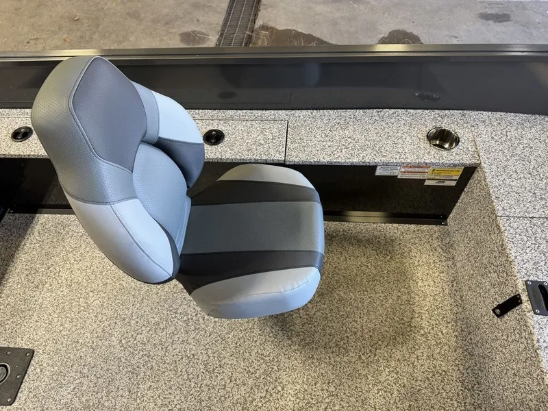 Slide: The Image of MirroCraft 60HP F167 Side Console 2025 - 19