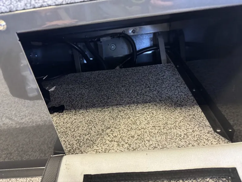 Slide: The Image of MirroCraft 60HP F167 Side Console 2025 - 37