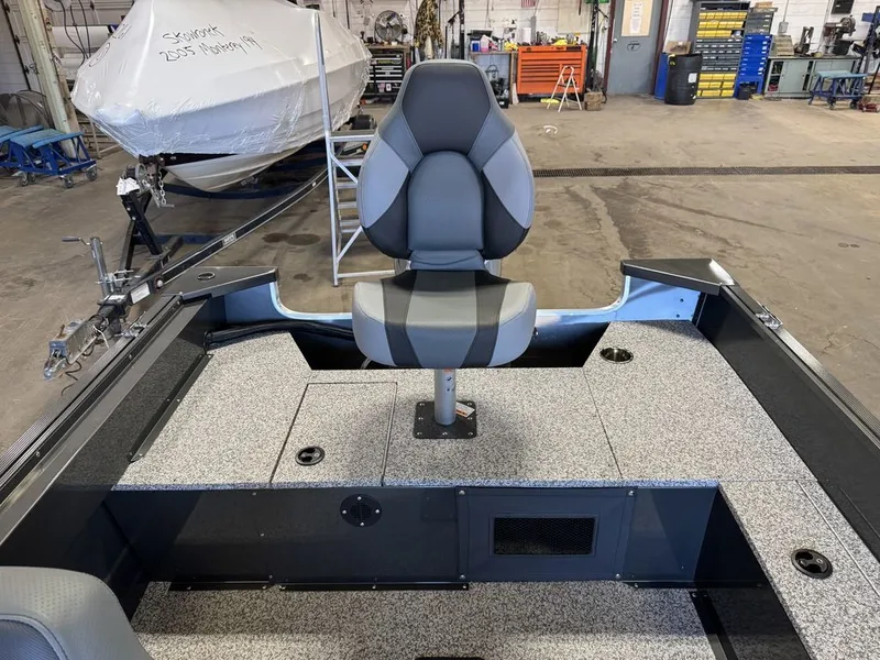 Slide: The Image of MirroCraft 60HP F167 Side Console 2025 - 39