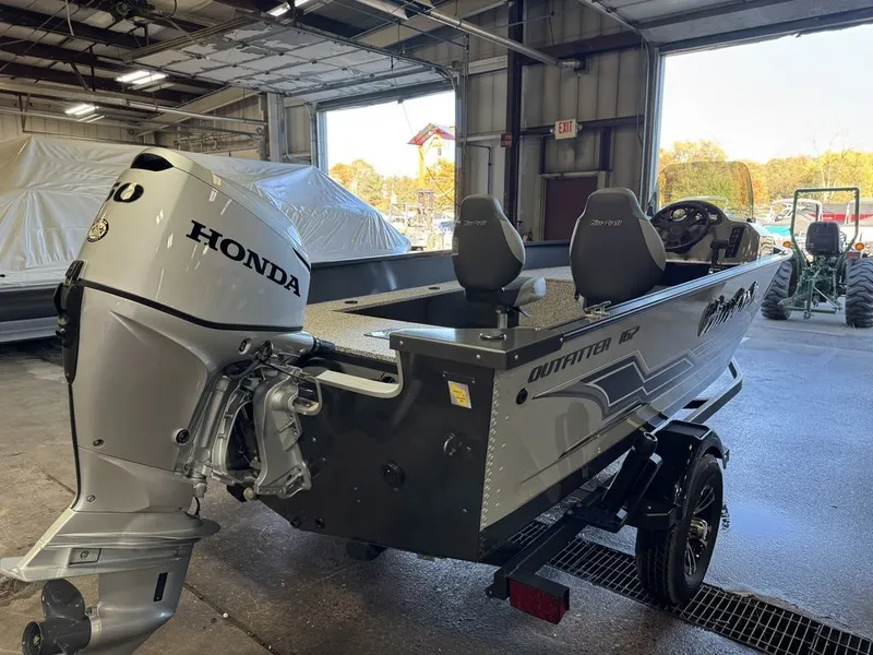 Slide: The Image of MirroCraft 60HP F167 Side Console 2025 - 41