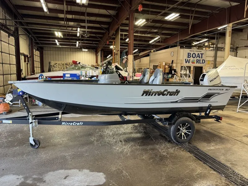 Slide: The Image of MirroCraft 60HP F167 Side Console 2025 - 44