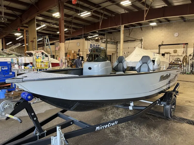 Slide: The Image of MirroCraft 60HP F167 Side Console 2025 - 45