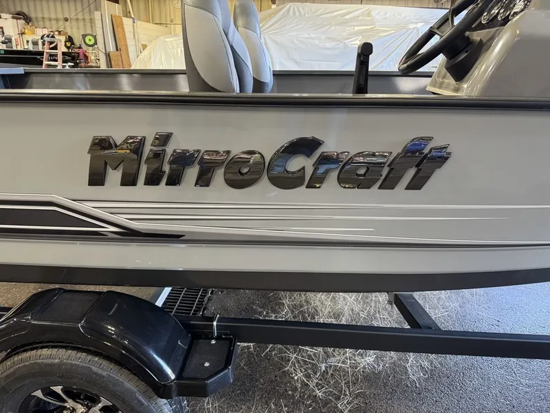 Slide: The Image of MirroCraft 60HP F167 Side Console 2025 - 48