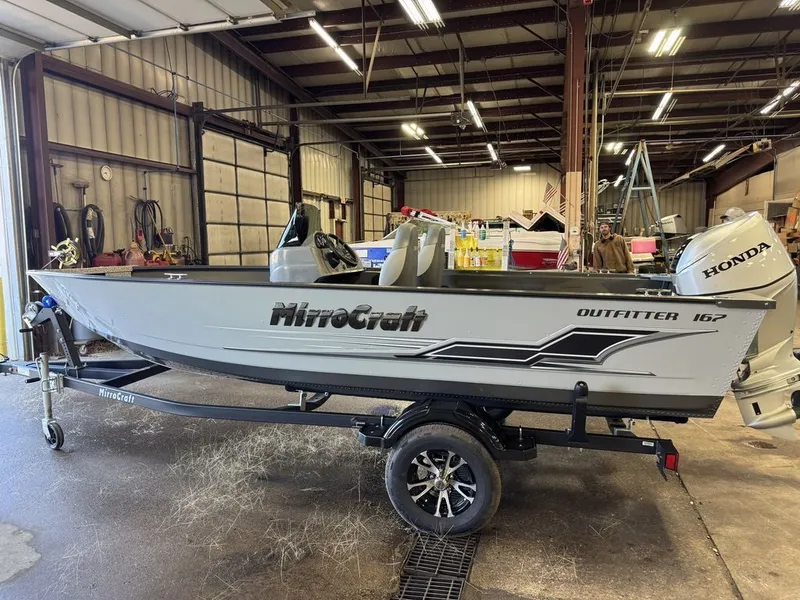 Slide: The Image of MirroCraft 60HP F167 Side Console 2025 - 51