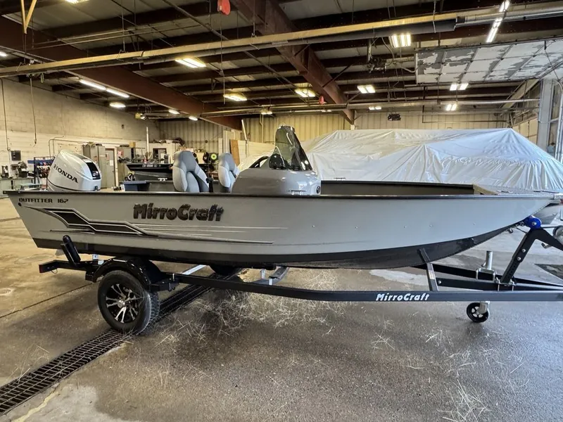 Slide: The Image of MirroCraft 60HP F167 Side Console 2025 - 54