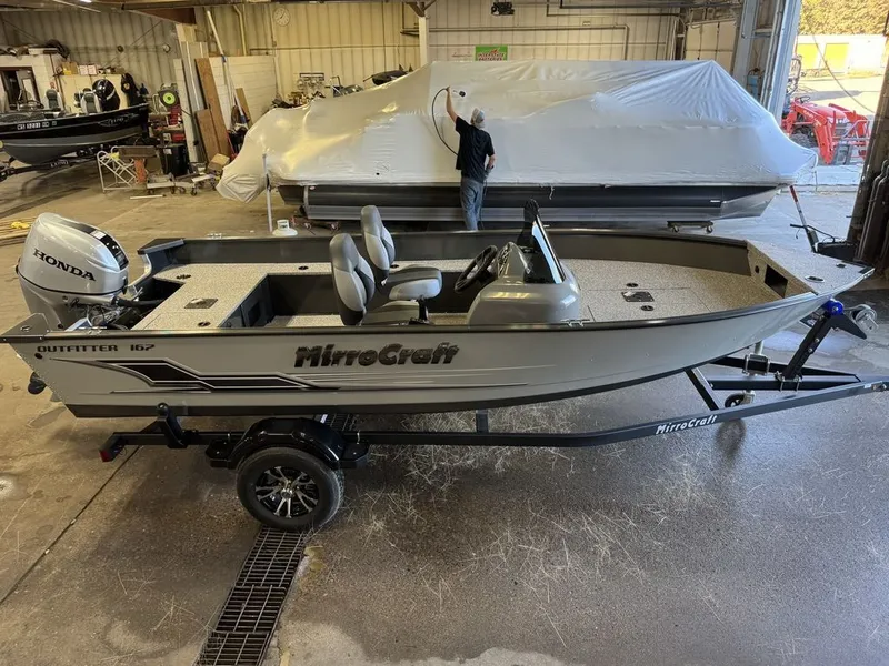 Slide: The Image of MirroCraft 60HP F167 Side Console 2025 - 6