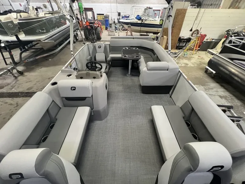 Slide: The Image of Princecraft Sportfisher 21-2S 2025 - 11