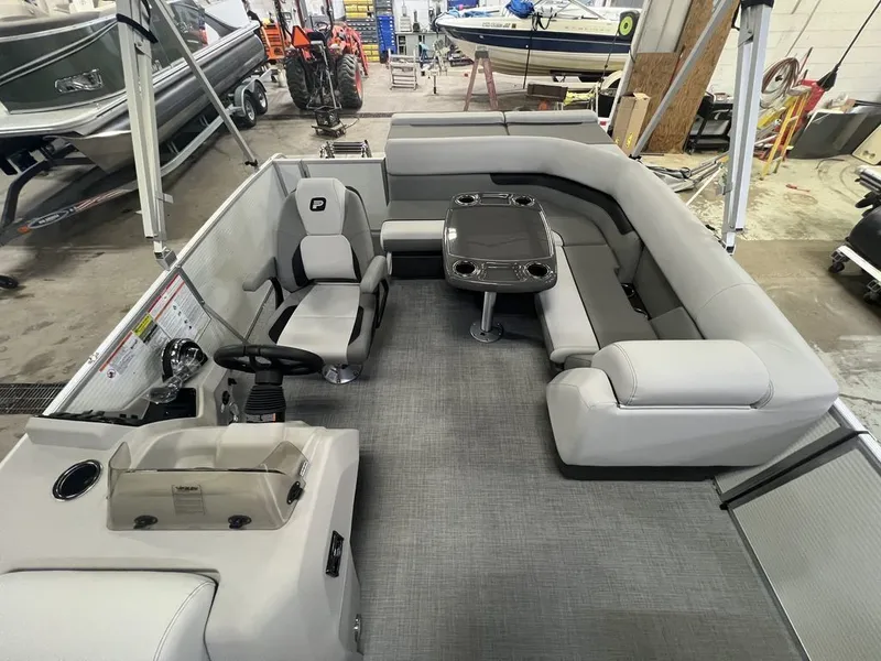 Slide: The Image of Princecraft Sportfisher 21-2S 2025 - 14