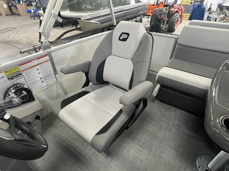 Slide: The Image of Princecraft Sportfisher 21-2S 2025 - 18