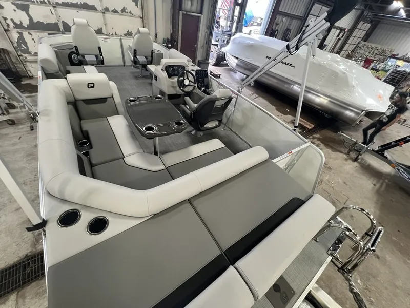 Slide: The Image of Princecraft Sportfisher 21-2S 2025 - 23