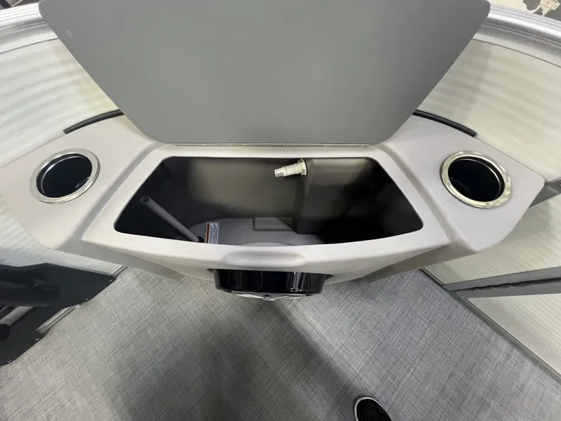 Slide: The Image of Princecraft Sportfisher 21-2S 2025 - 27