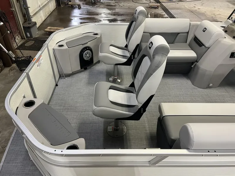 Slide: The Image of Princecraft Sportfisher 21-2S 2025 - 3