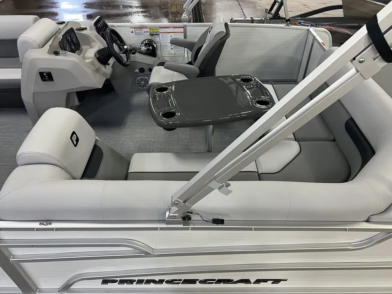 Slide: The Image of Princecraft Sportfisher 21-2S 2025 - 5