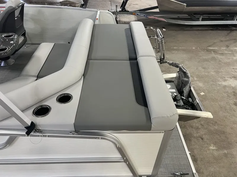 Slide: The Image of Princecraft Sportfisher 21-2S 2025 - 6