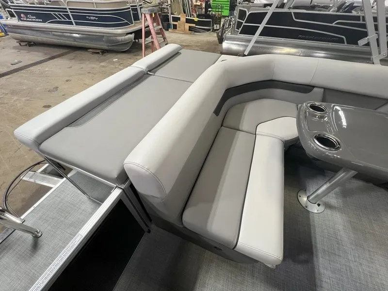 Slide: The Image of Princecraft Sportfisher 21-2S 2025 - 21