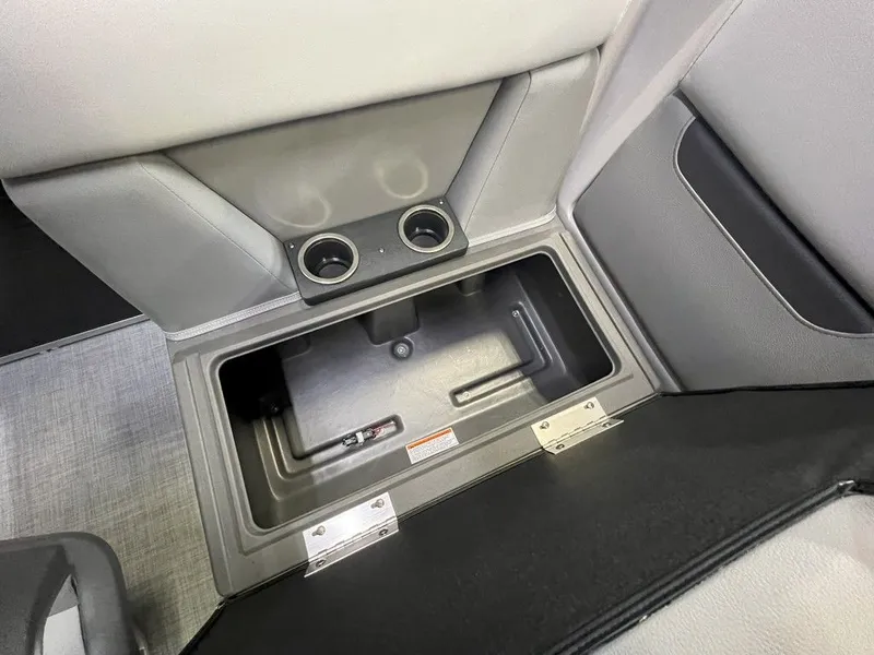 Slide: The Image of Princecraft Sportfisher 21-2S 2025 - 23