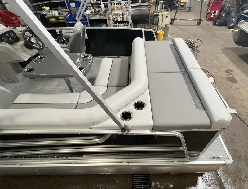 Slide: The Image of Princecraft Sportfisher 21-2S 2025 - 6