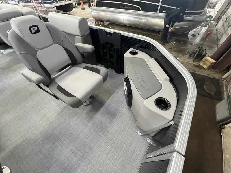 Slide: The Image of Princecraft Sportfisher 21-2S 2025 - 9