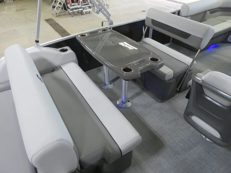 Slide: The Image of Princecraft Vectra 21 RL Dinette Swingback Pontoon & Mercury 4-Stroke EFI 2025 - 12