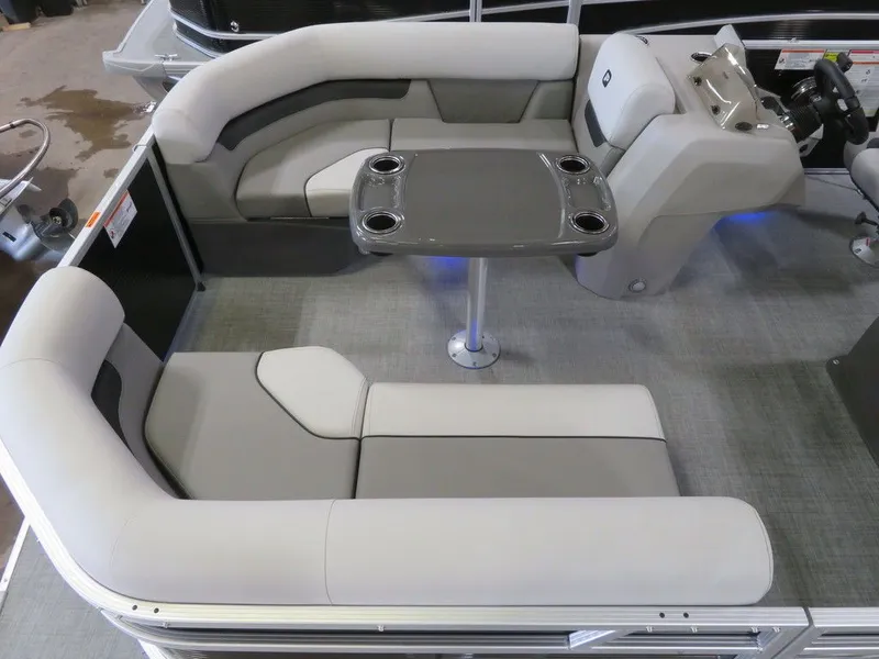 Slide: The Image of Princecraft Vectra 21 RL Dinette Swingback Pontoon & Mercury 4-Stroke EFI 2025 - 3