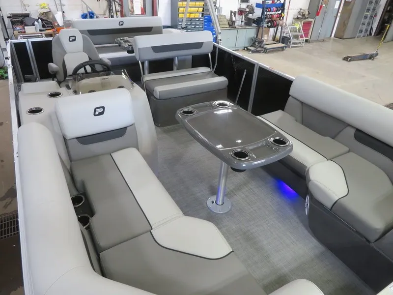 Slide: The Image of Princecraft Vectra 21 RL Dinette Swingback Pontoon & Mercury 4-Stroke EFI 2025 - 33
