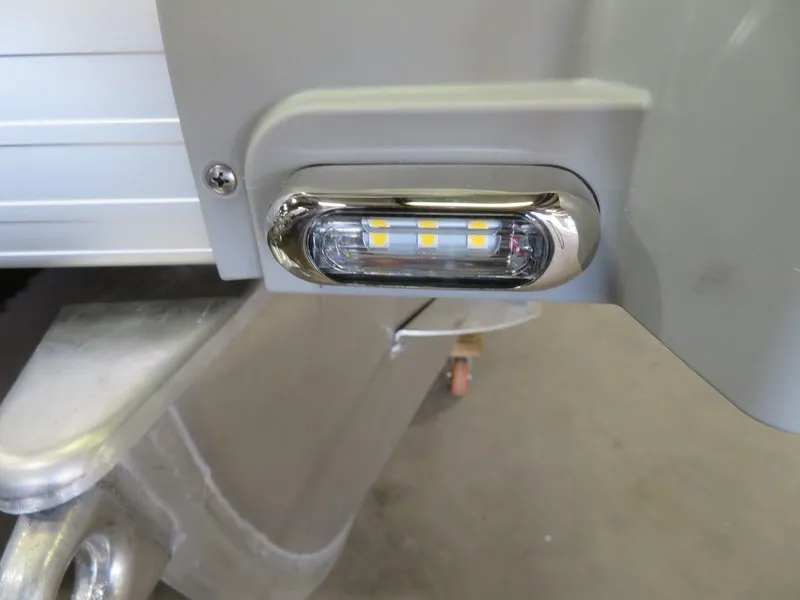 Slide: The Image of Princecraft Vectra 21 RL Dinette Swingback Pontoon & Mercury 4-Stroke EFI 2025 - 35