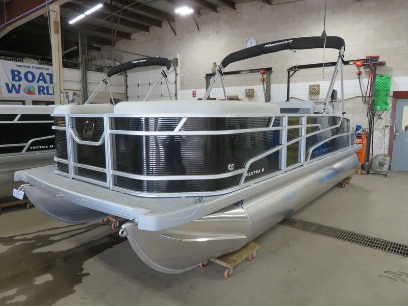 Slide: The Image of Princecraft Vectra 21 RL Dinette Swingback Pontoon & Mercury 4-Stroke EFI 2025 - 36