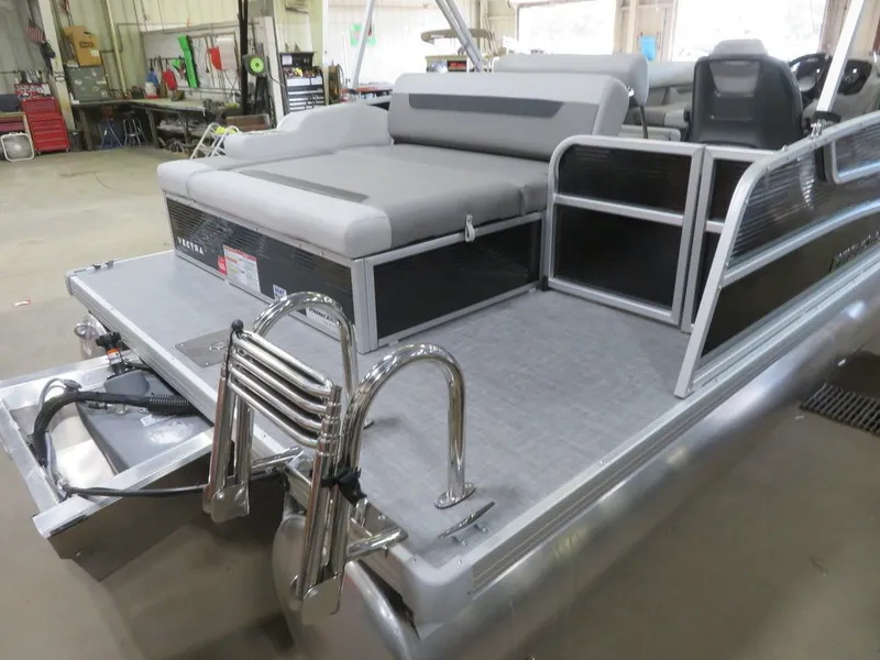 Slide: The Image of Princecraft Vectra 21 RL Dinette Swingback Pontoon & Mercury 4-Stroke EFI 2025 - 42