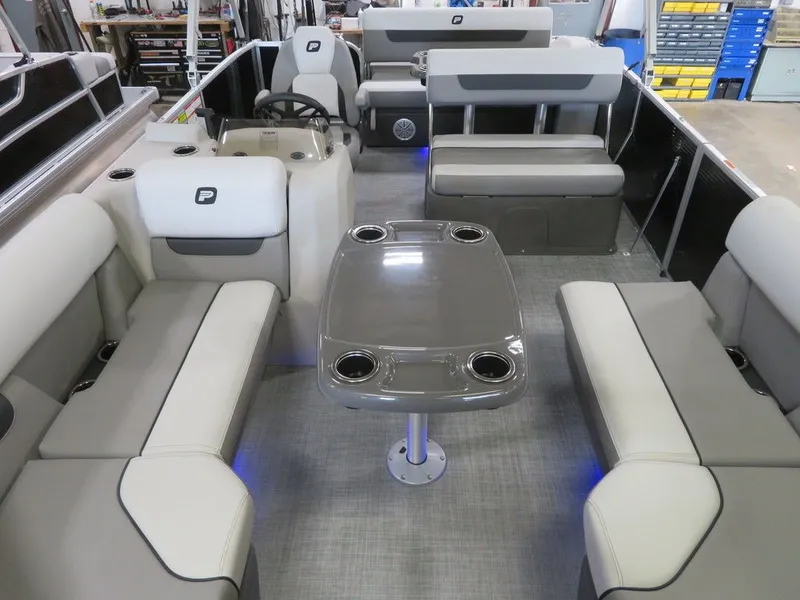 Slide: The Image of Princecraft Vectra 21 RL Dinette Swingback Pontoon & Mercury 4-Stroke EFI 2025 - 8