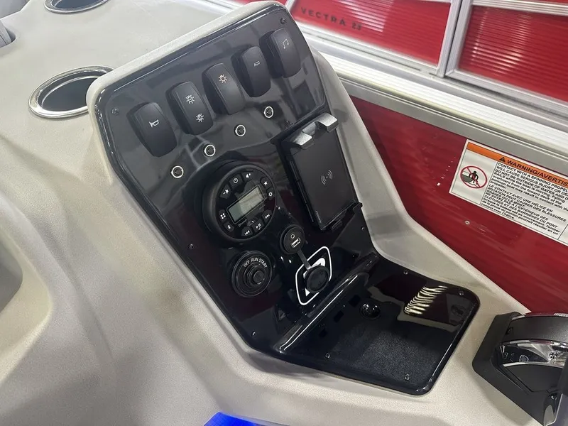 Slide: The Image of Princecraft Vectra 21 RL 2025 - 15