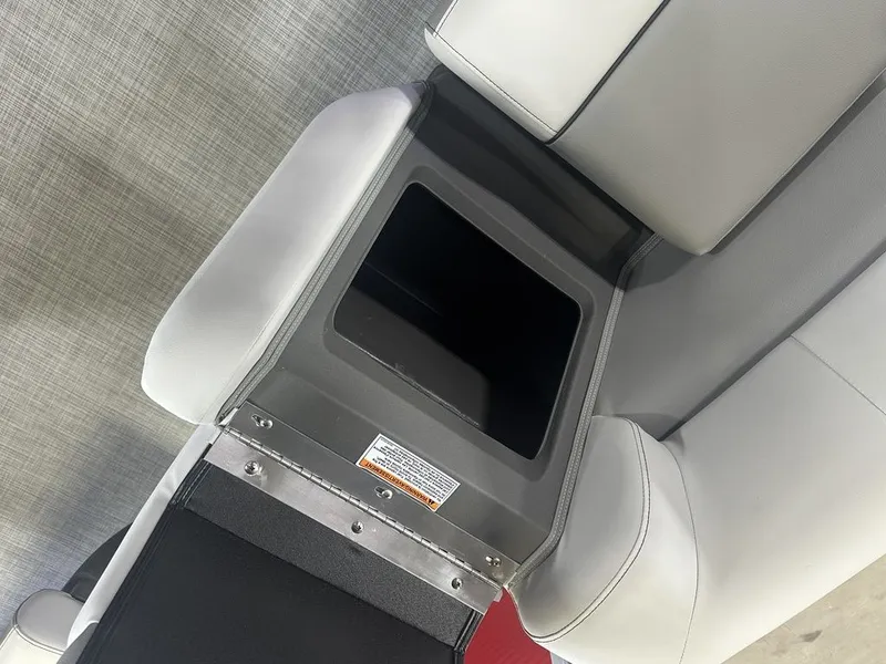 Slide: The Image of Princecraft Vectra 21 RL 2025 - 22