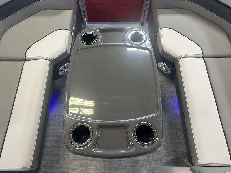 Slide: The Image of Princecraft Vectra 21 RL 2025 - 25