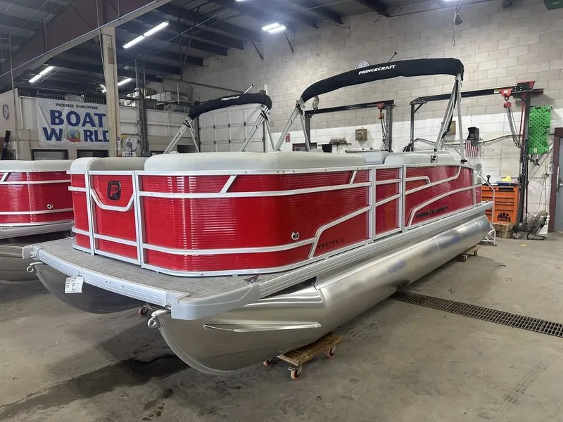 Slide: The Image of Princecraft Vectra 21 RL 2025 - 31