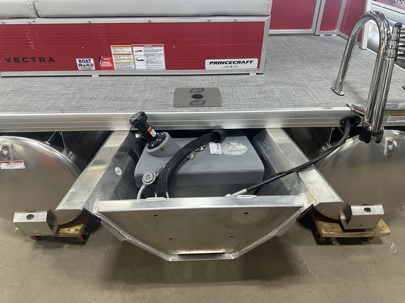 Slide: The Image of Princecraft Vectra 21 RL 2025 - 34