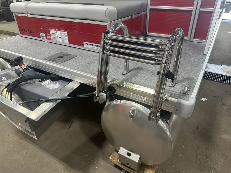 Slide: The Image of Princecraft Vectra 21 RL 2025 - 35