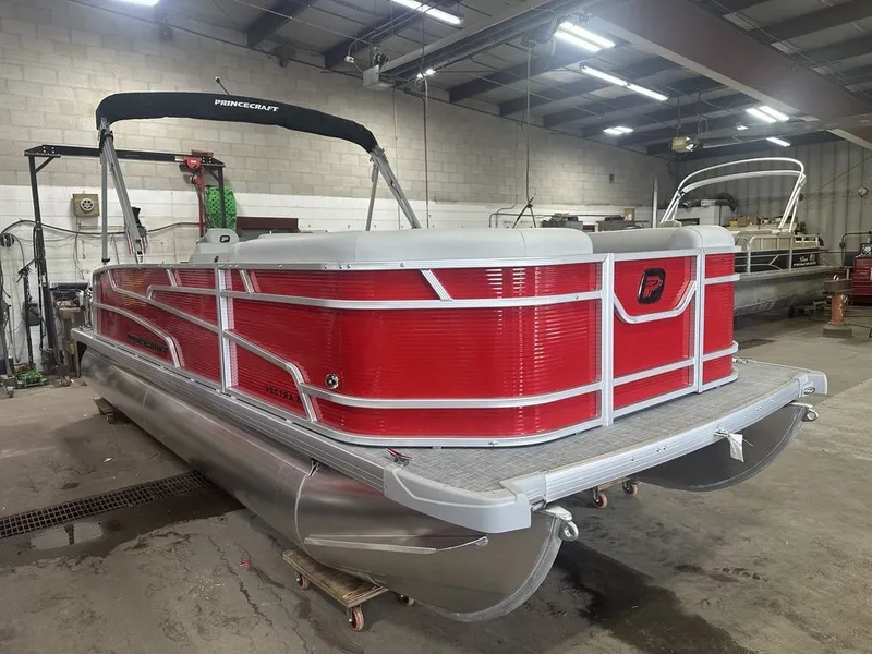 Slide: The Image of Princecraft Vectra 21 RL 2025 - 38