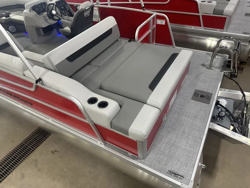 Slide: The Image of Princecraft Vectra 21 RL 2025 - 5