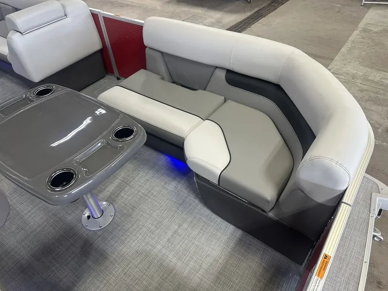 Slide: The Image of Princecraft Vectra 21 RL 2025 - 9