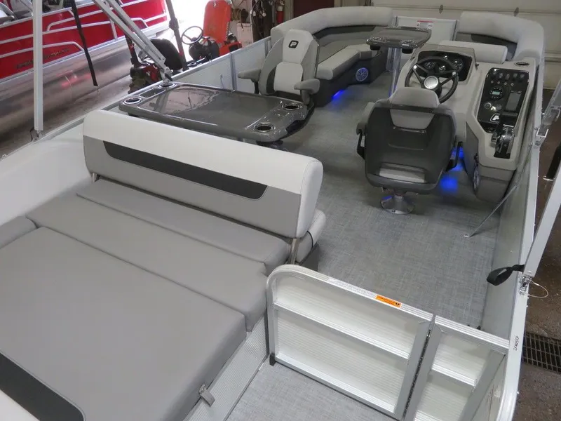 Slide: The Image of Princecraft Vectra 21 RL 2025 - 22