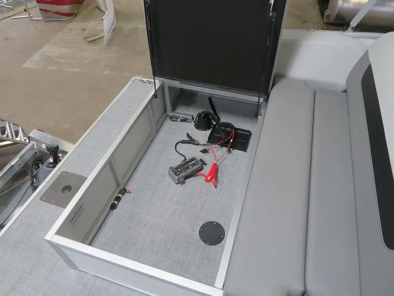 Slide: The Image of Princecraft Vectra 21 RL 2025 - 23