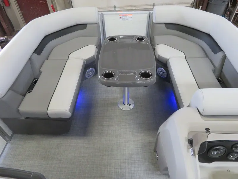 Slide: The Image of Princecraft Vectra 21 RL 2025 - 24