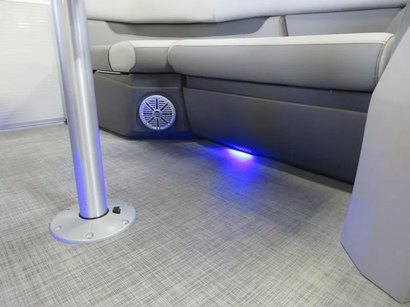 Slide: The Image of Princecraft Vectra 21 RL 2025 - 25