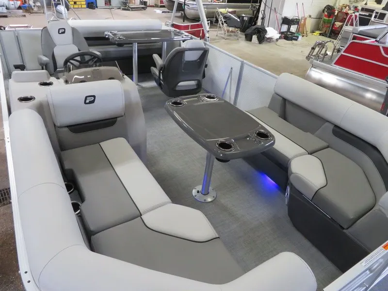 Slide: The Image of Princecraft Vectra 21 RL 2025 - 28